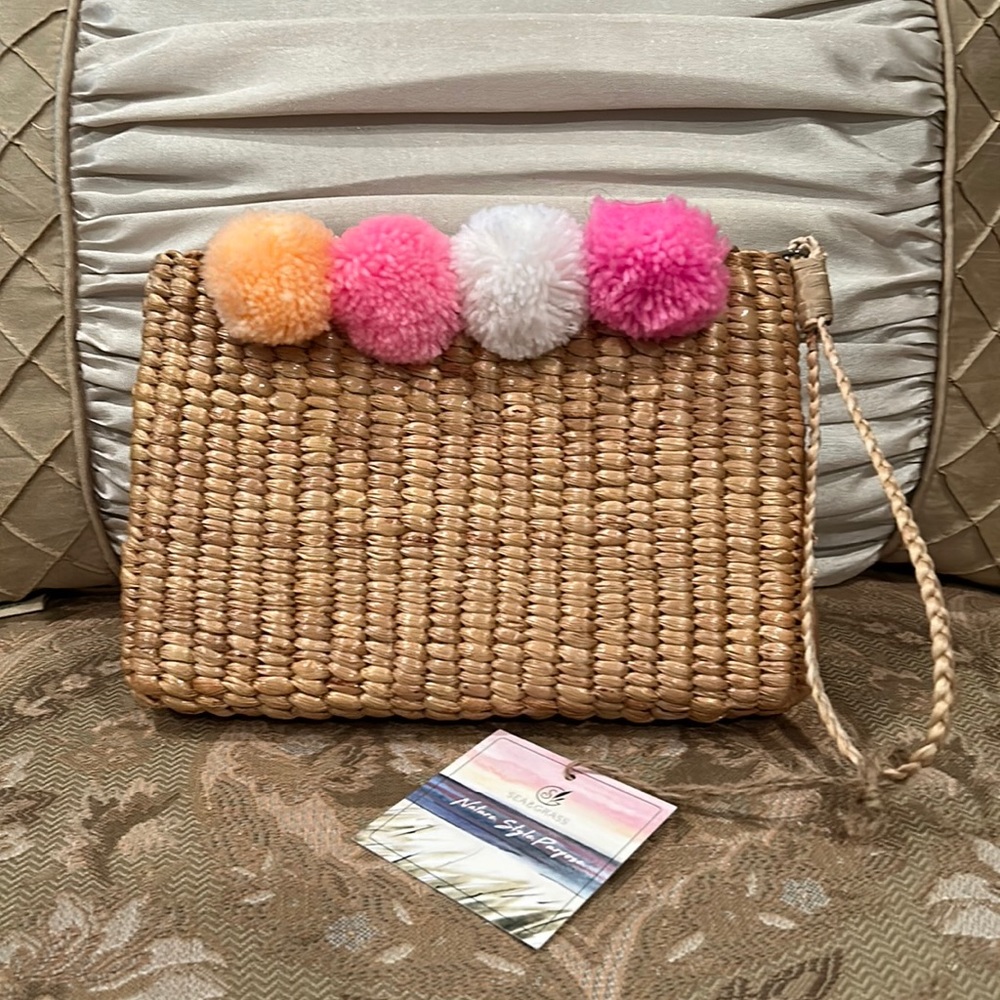 Pom Pom seagrass Clutch
